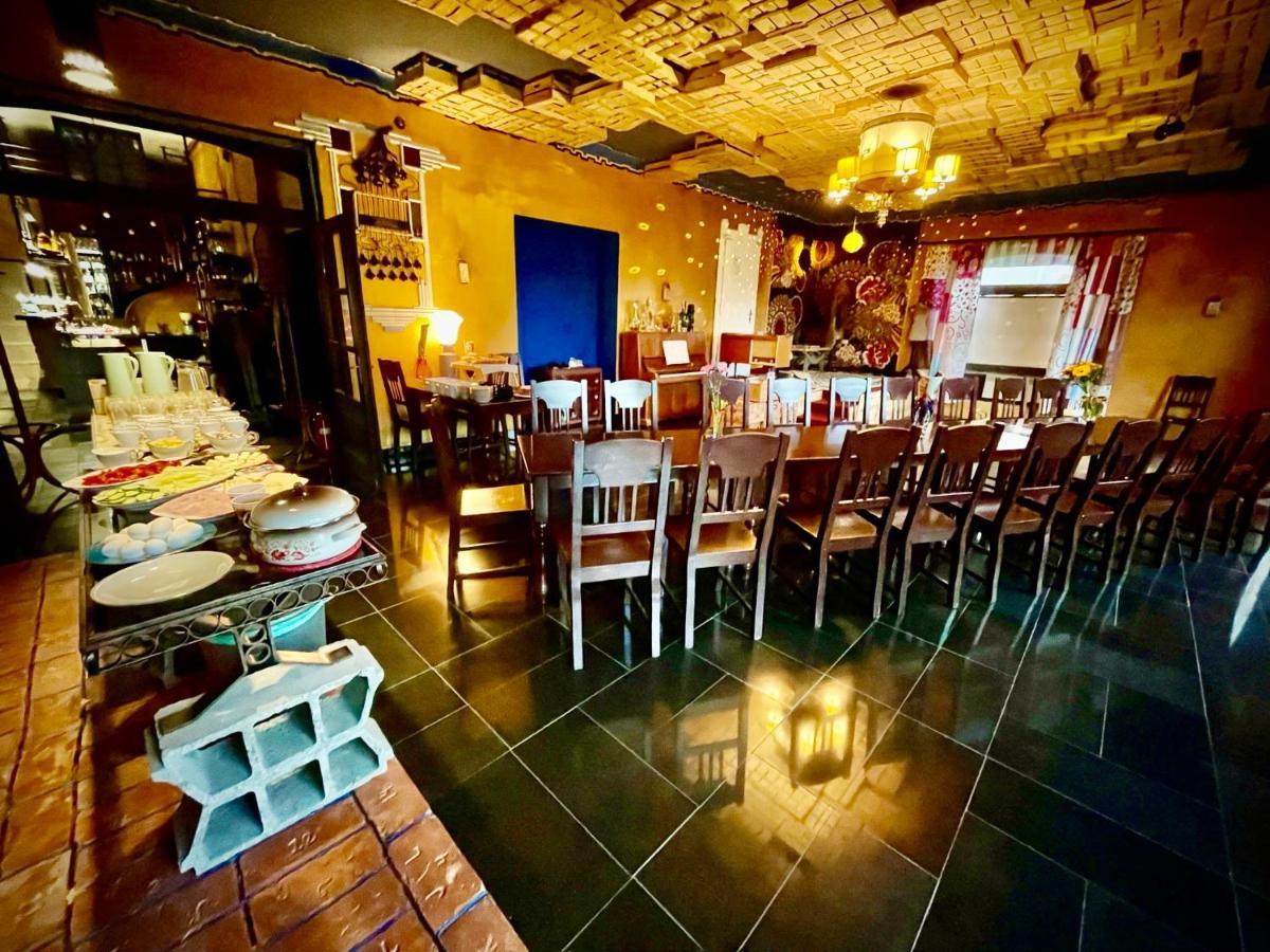 Haraburdi Recyclart Hotel Kostelec nad Orlicí Εξωτερικό φωτογραφία