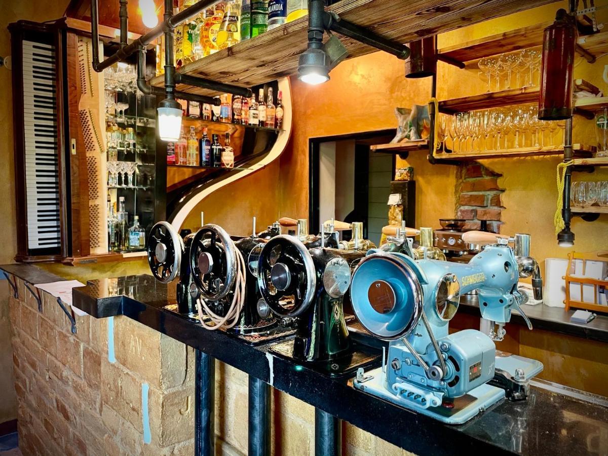 Haraburdi Recyclart Hotel Kostelec nad Orlicí Εξωτερικό φωτογραφία